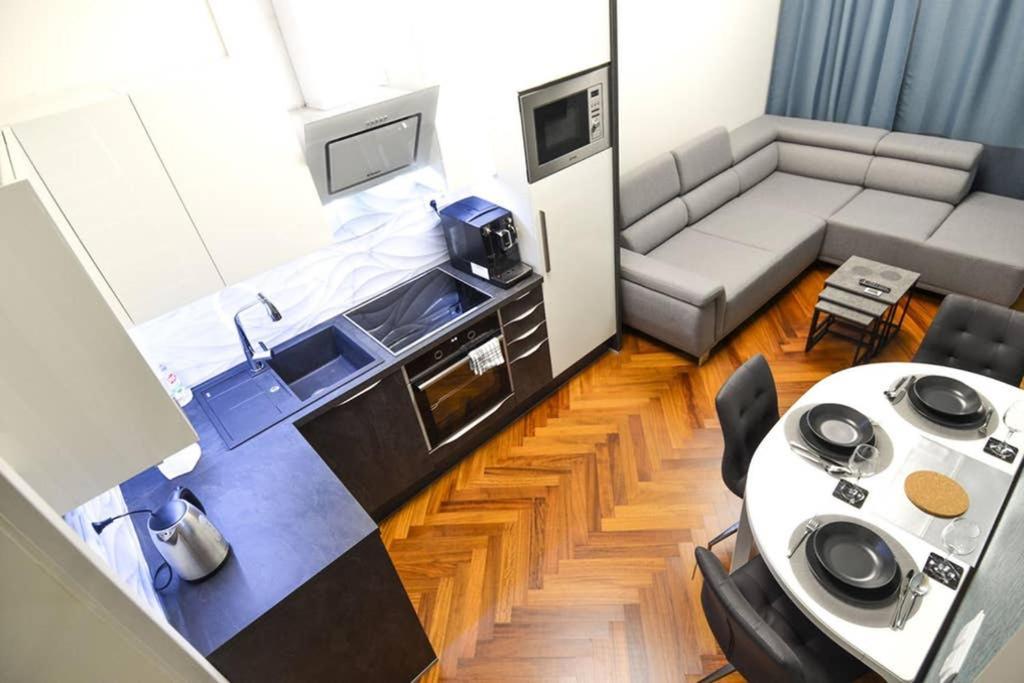 Brandly New Andel * Prague